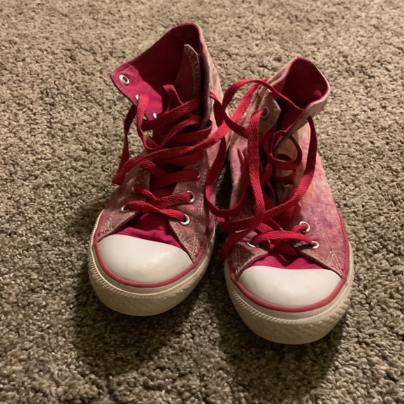 Girls size 3.4 Converse AllStar Gently Used - Picture 3 of 3
